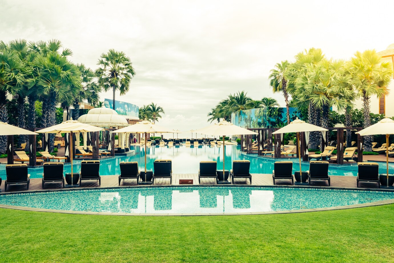 resort-beach-landscape-vintage-summer_1203-3966